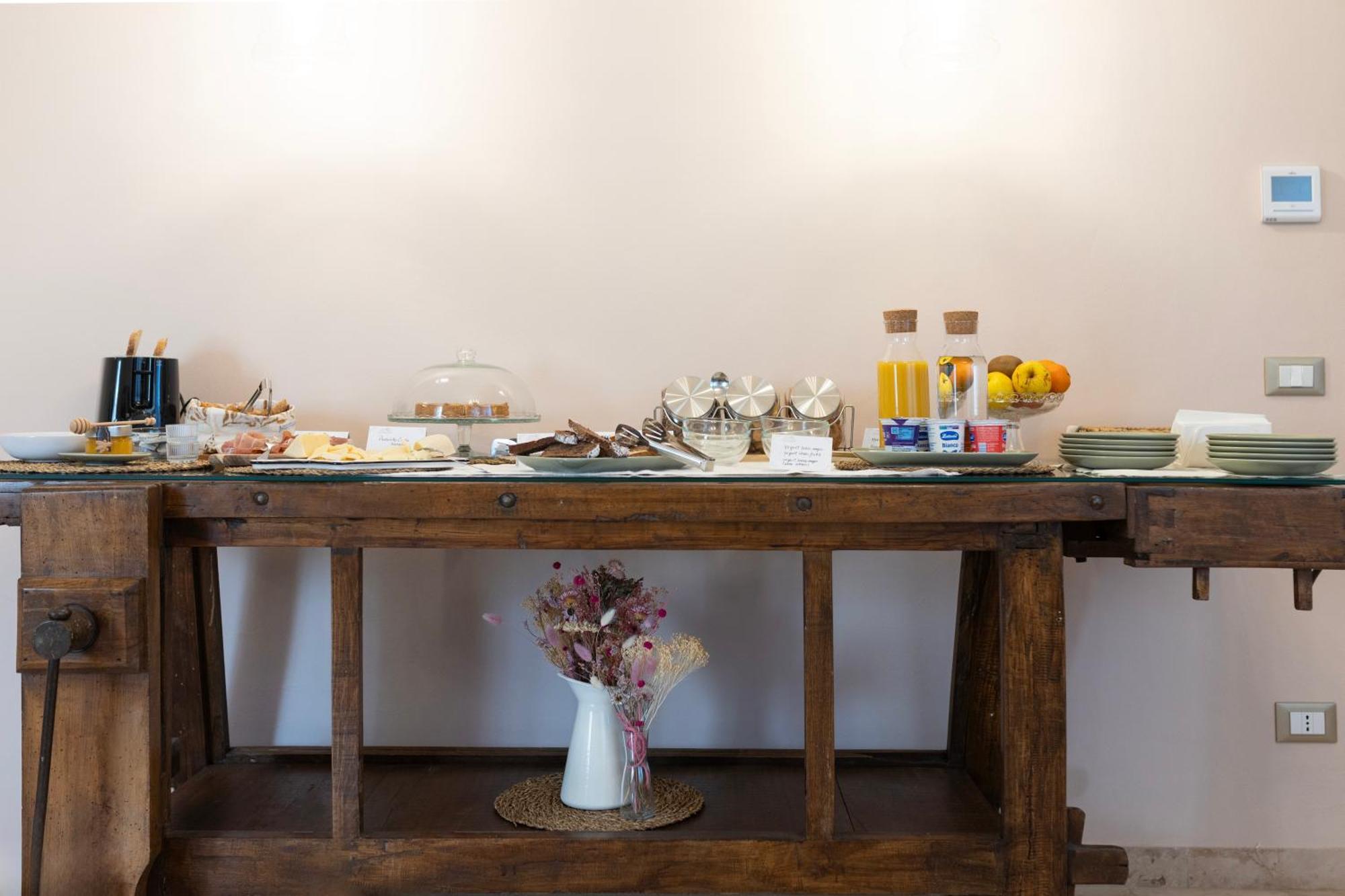 Palazzo Gessi Room And Breakfast Borghi Exterior foto