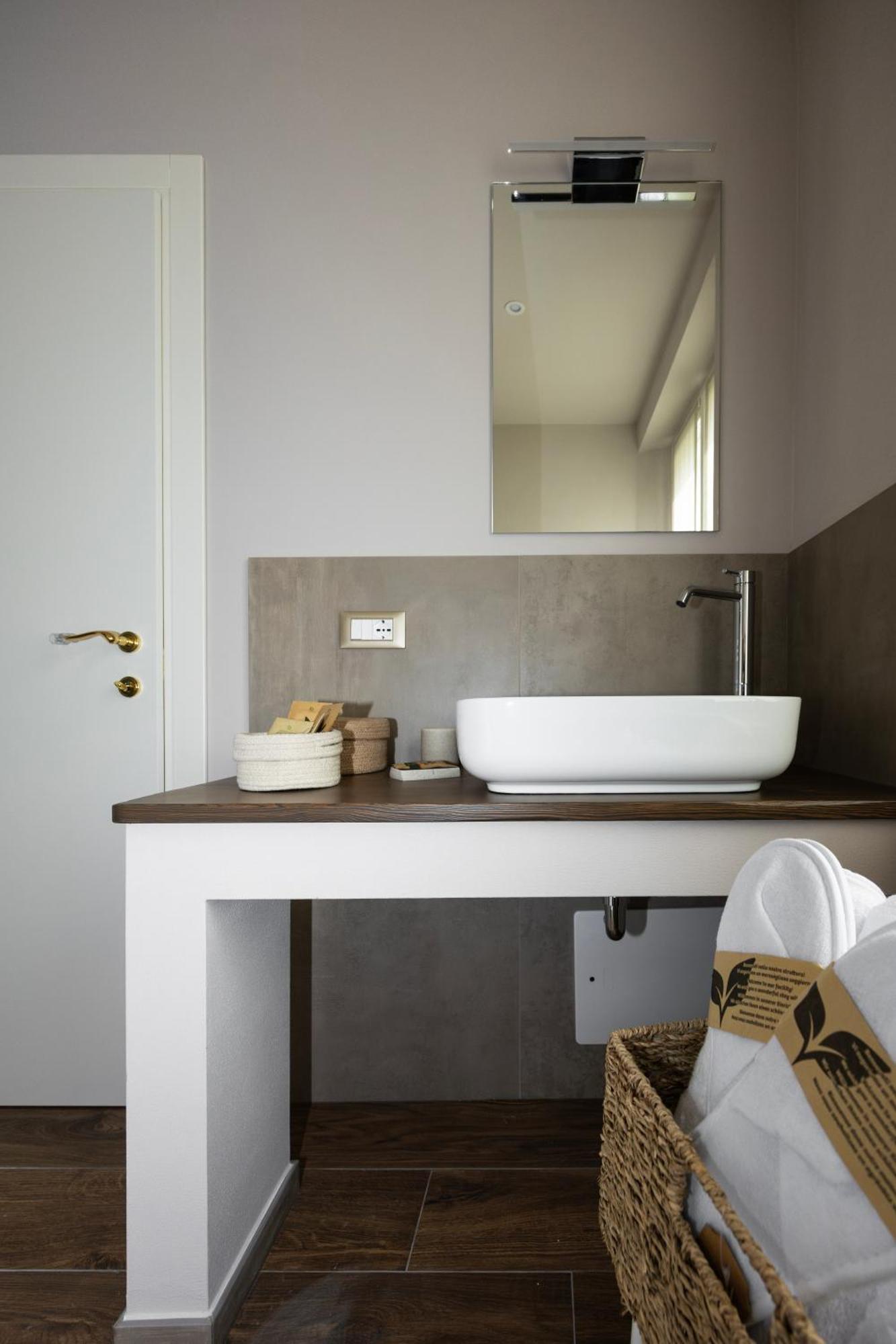 Palazzo Gessi Room And Breakfast Borghi Exterior foto