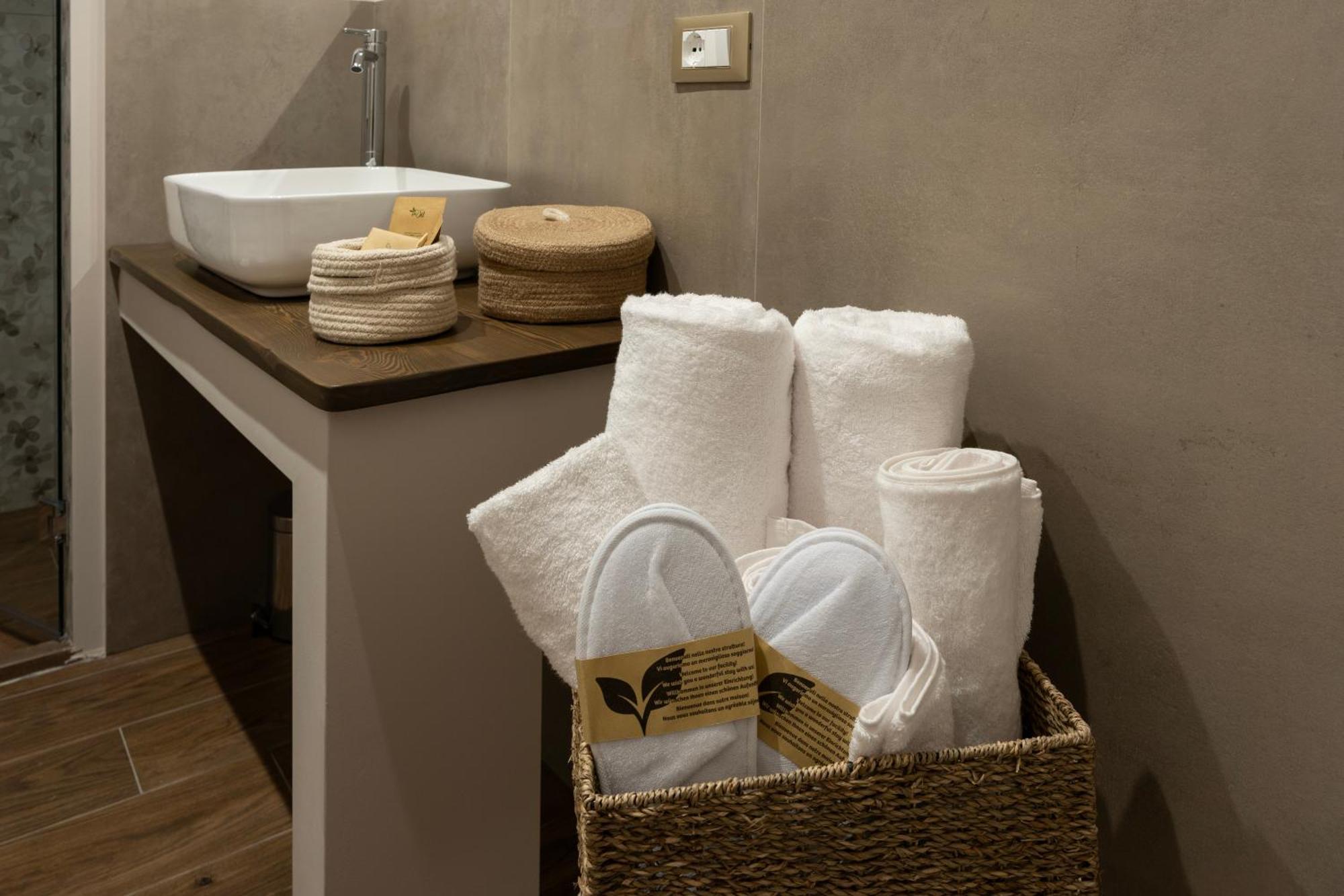 Palazzo Gessi Room And Breakfast Borghi Exterior foto