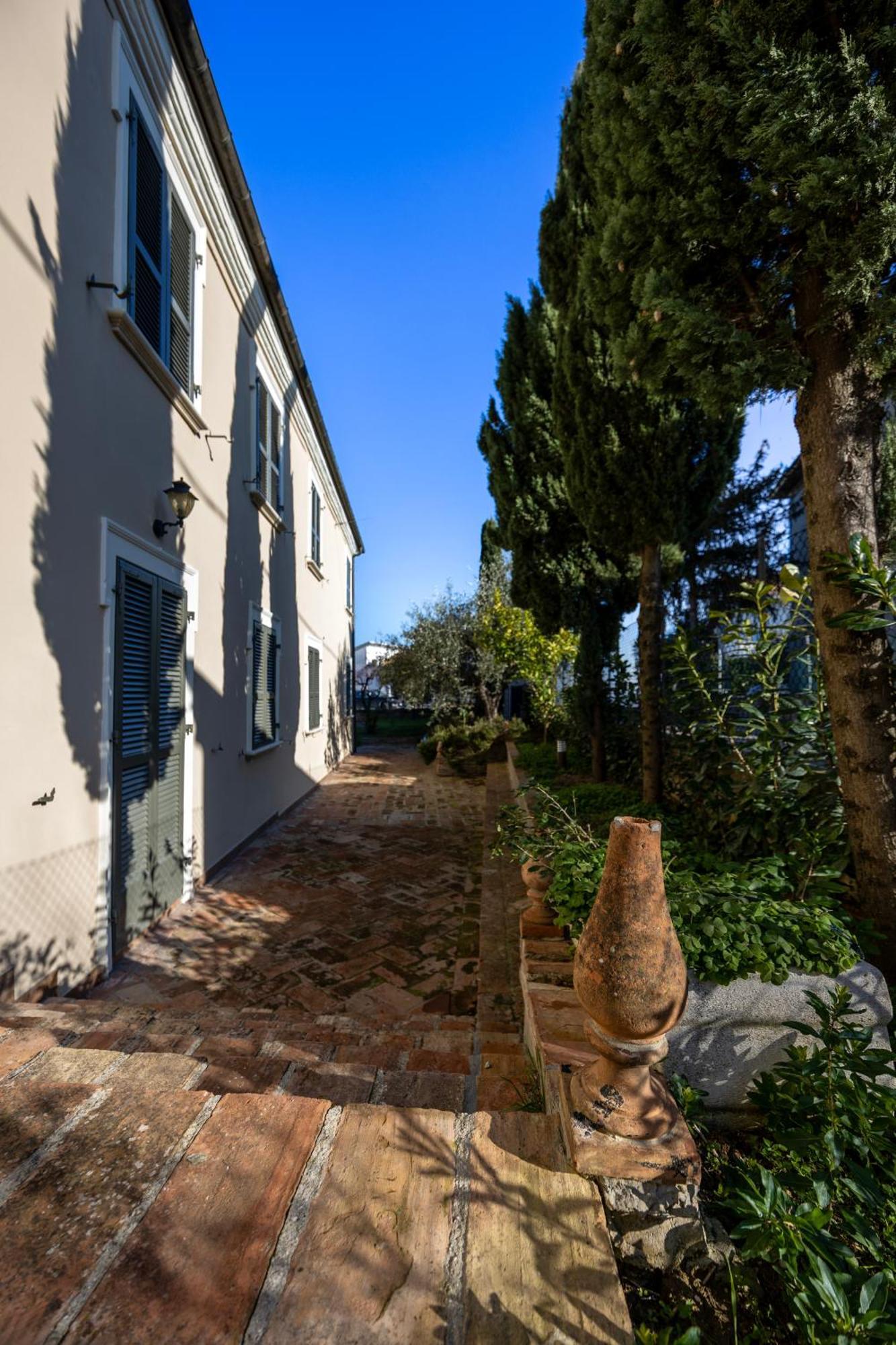 Palazzo Gessi Room And Breakfast Borghi Exterior foto