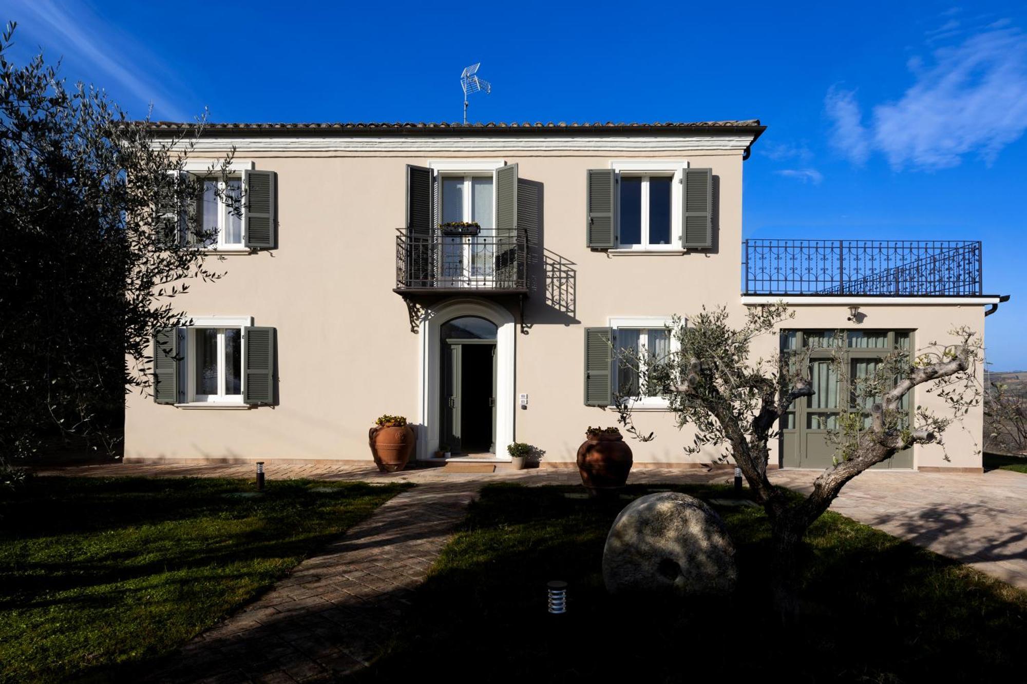 Palazzo Gessi Room And Breakfast Borghi Exterior foto